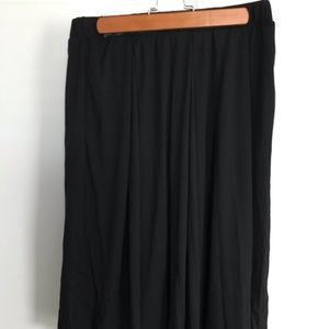 Solid black Madison skirt